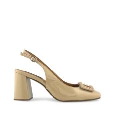 Sandalia de tacón alto