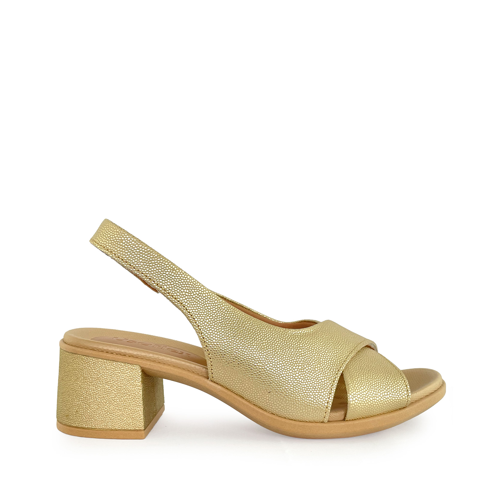 Sandalia de tacón medio