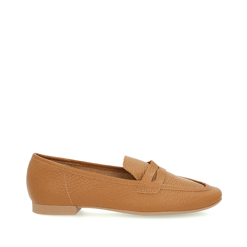 Mocasín de tacón bajo