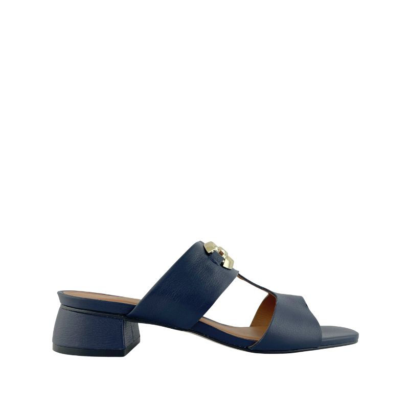 Sandalia de tacón medio