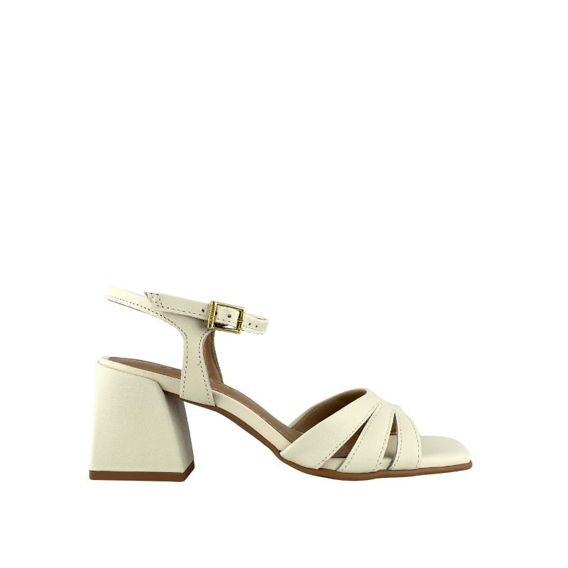 Sandalia de tacón alto