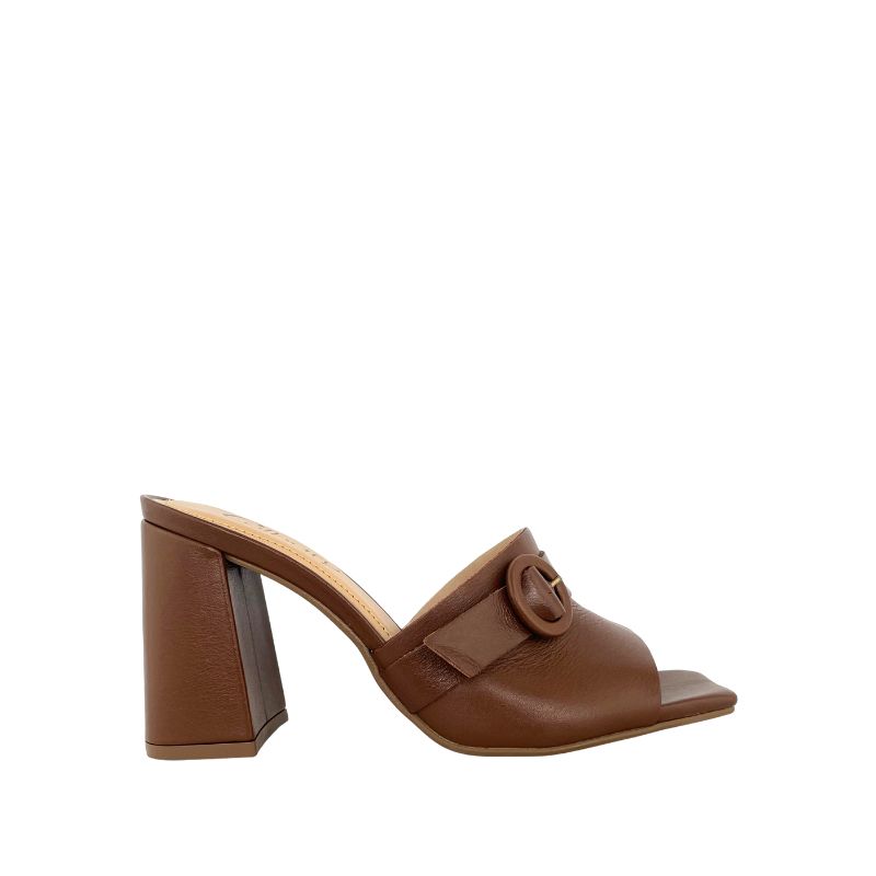 Sandalia de tacón alto