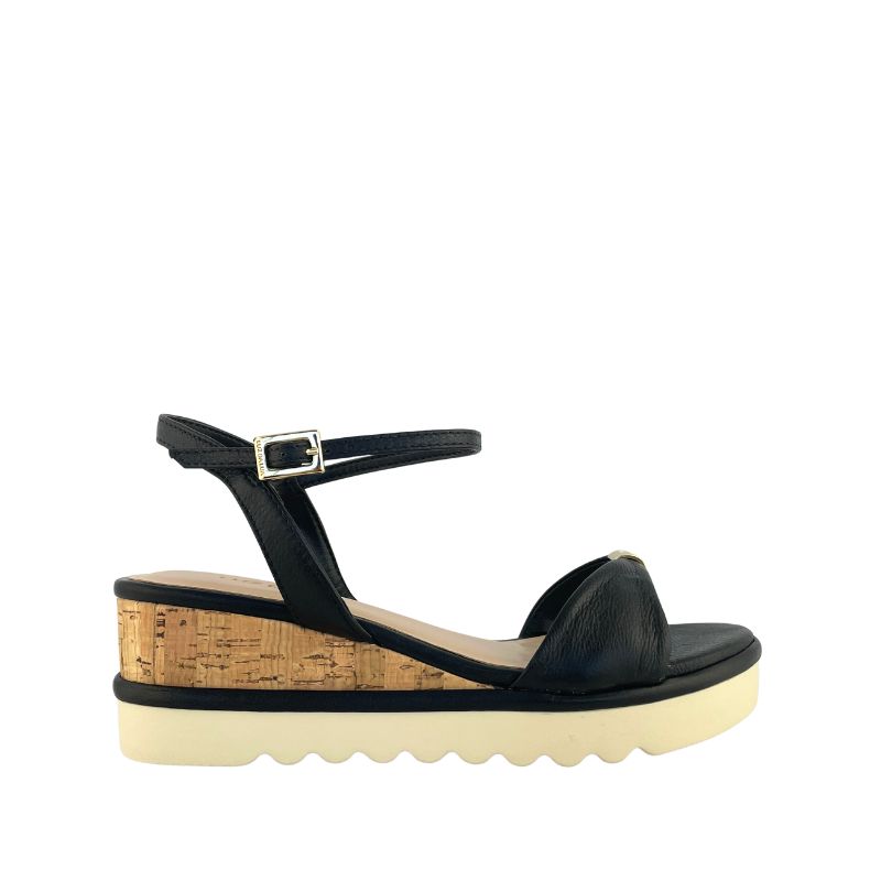 Sandalia de cuña media