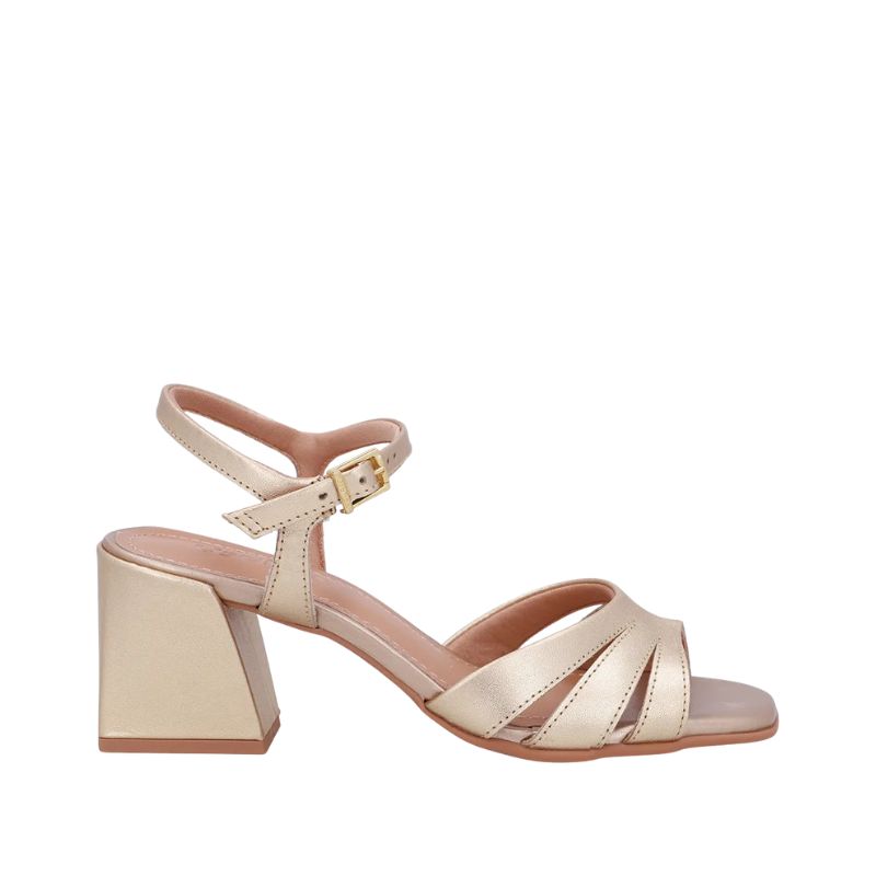 Sandalia de tacón alto