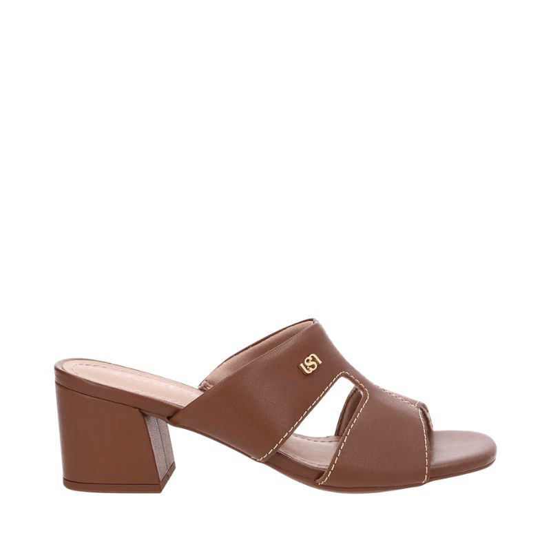 Sandalia de tacón medio