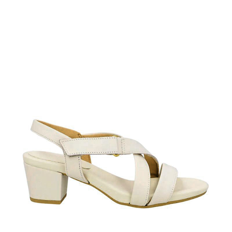 Sandalia de tacón medio