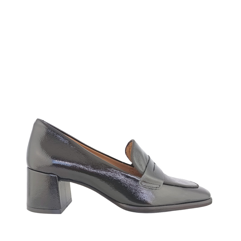 Mocasín de tacón alto