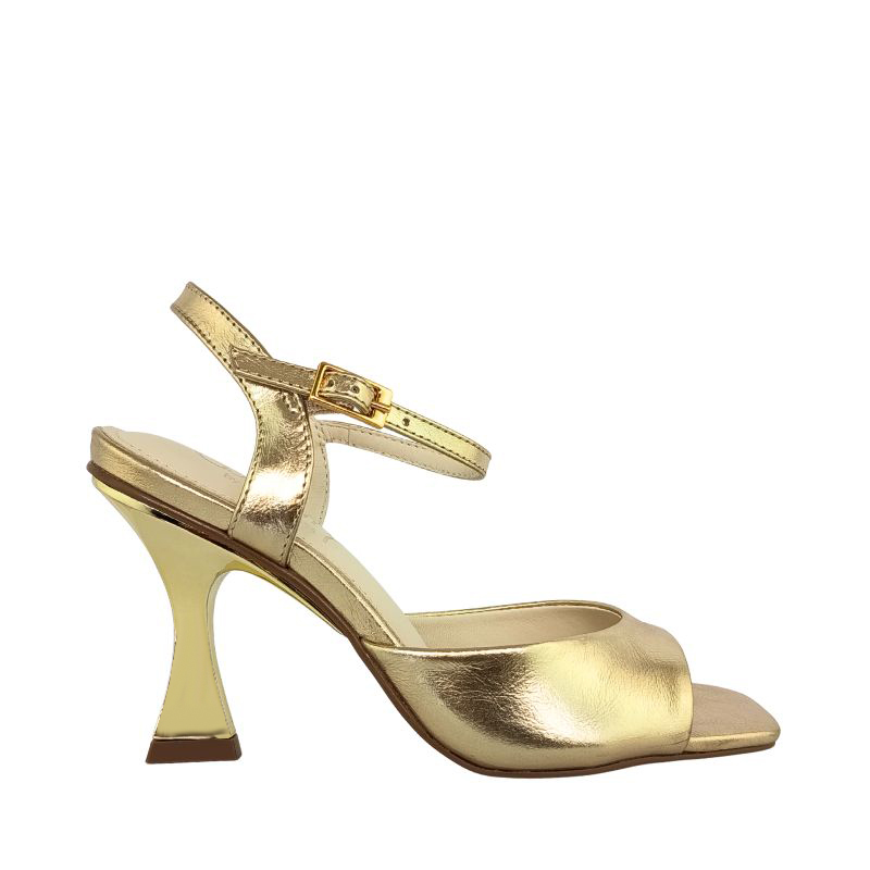 Sandalia de tacón alto