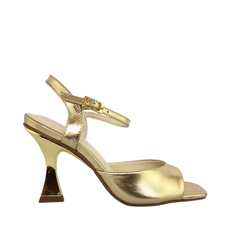 Sandalia de tacón alto