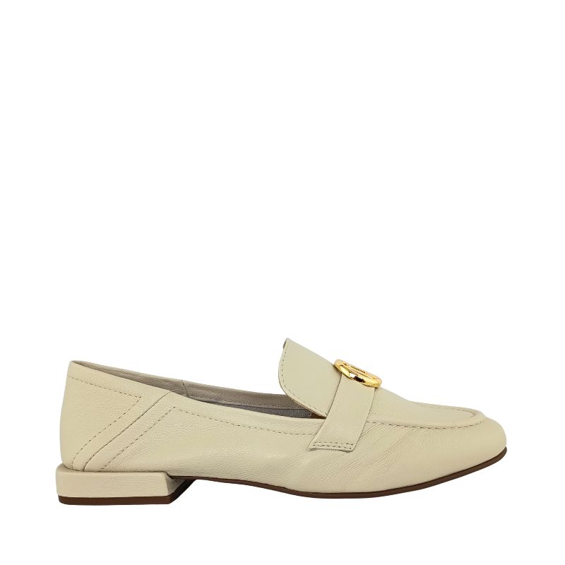 Mocasín de tacón medio