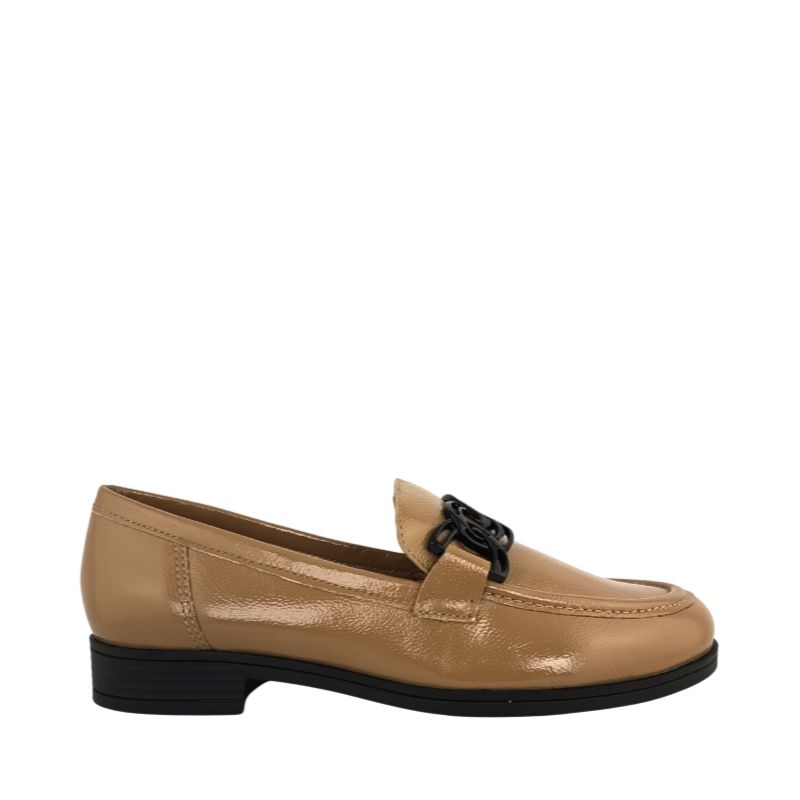 Mocasín de tacón medio